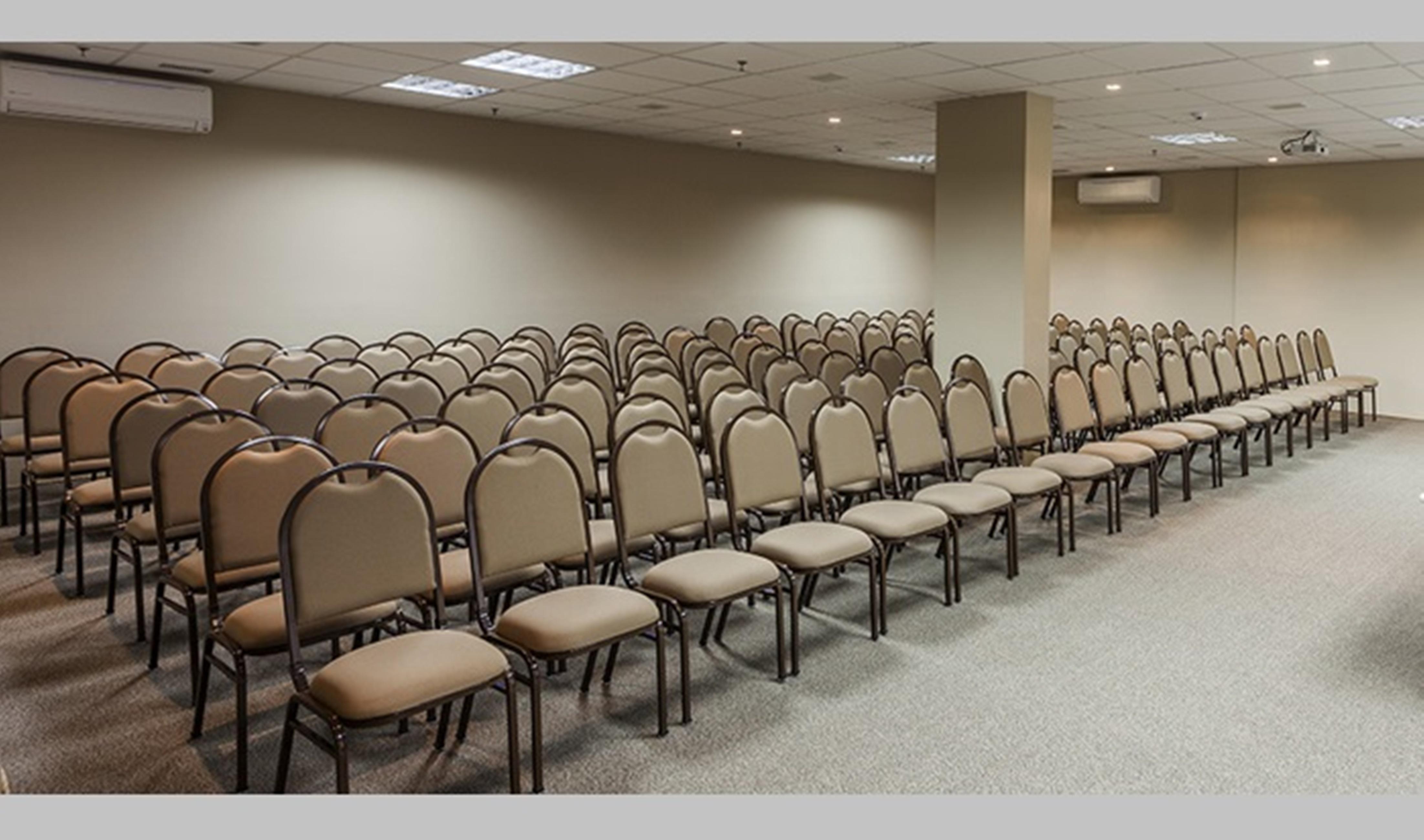 Jade Hotel Brasilia Candangolandia 외부 사진 Banquet chairs
