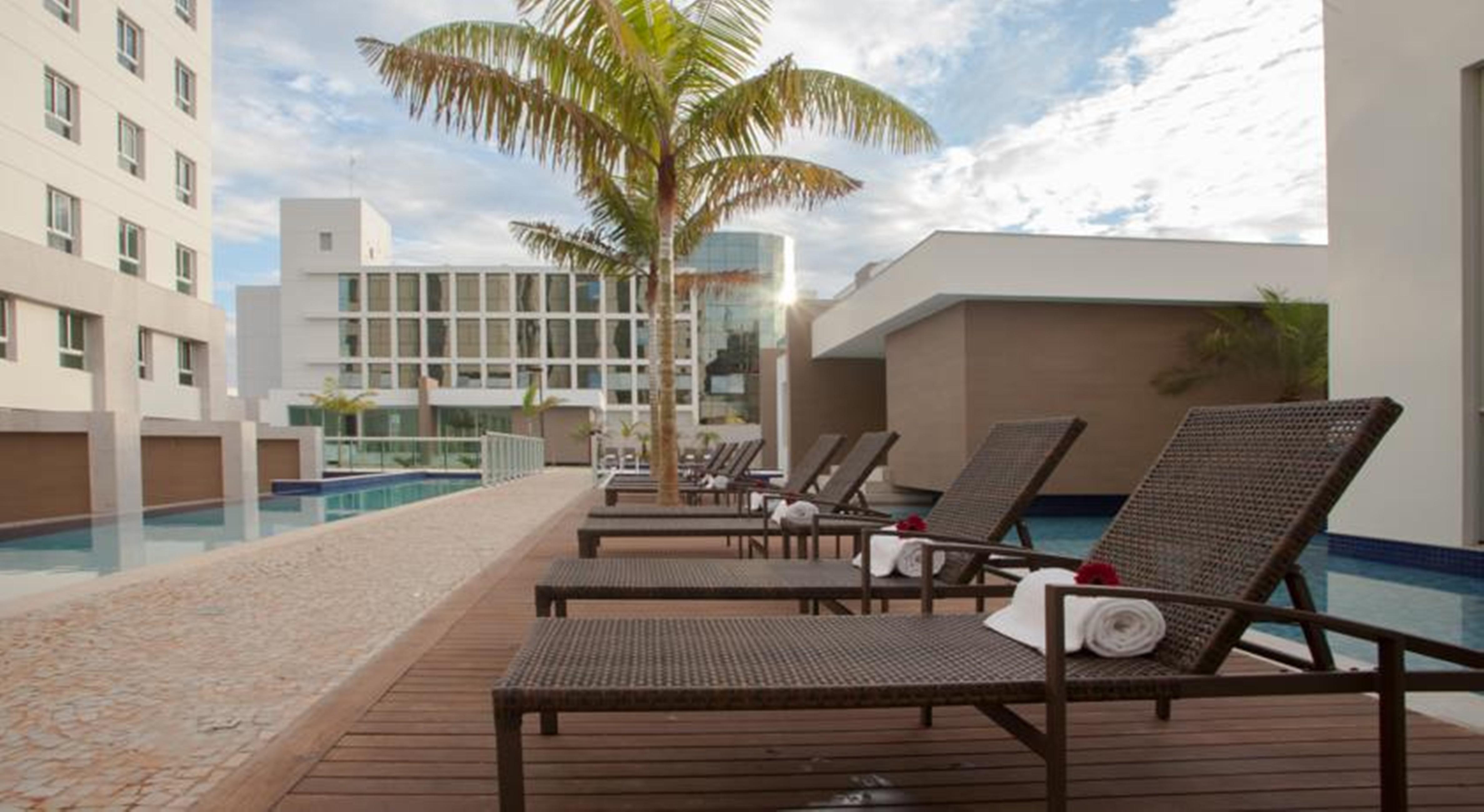Jade Hotel Brasilia Candangolandia 외부 사진 The pool at the hotel