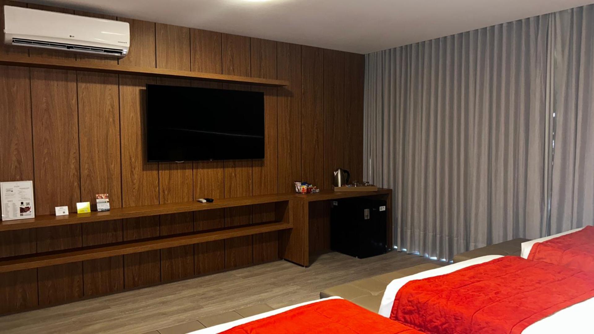 Jade Hotel Brasilia Candangolandia 외부 사진 A room at the hotel